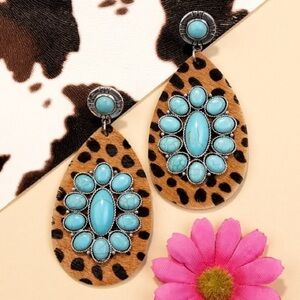 NWT! Boutique Bold Leopard Print Teardrop Earrings with Turquoise Accents! 💕
